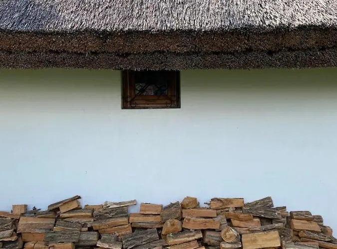 Nádfedeles Házikó *